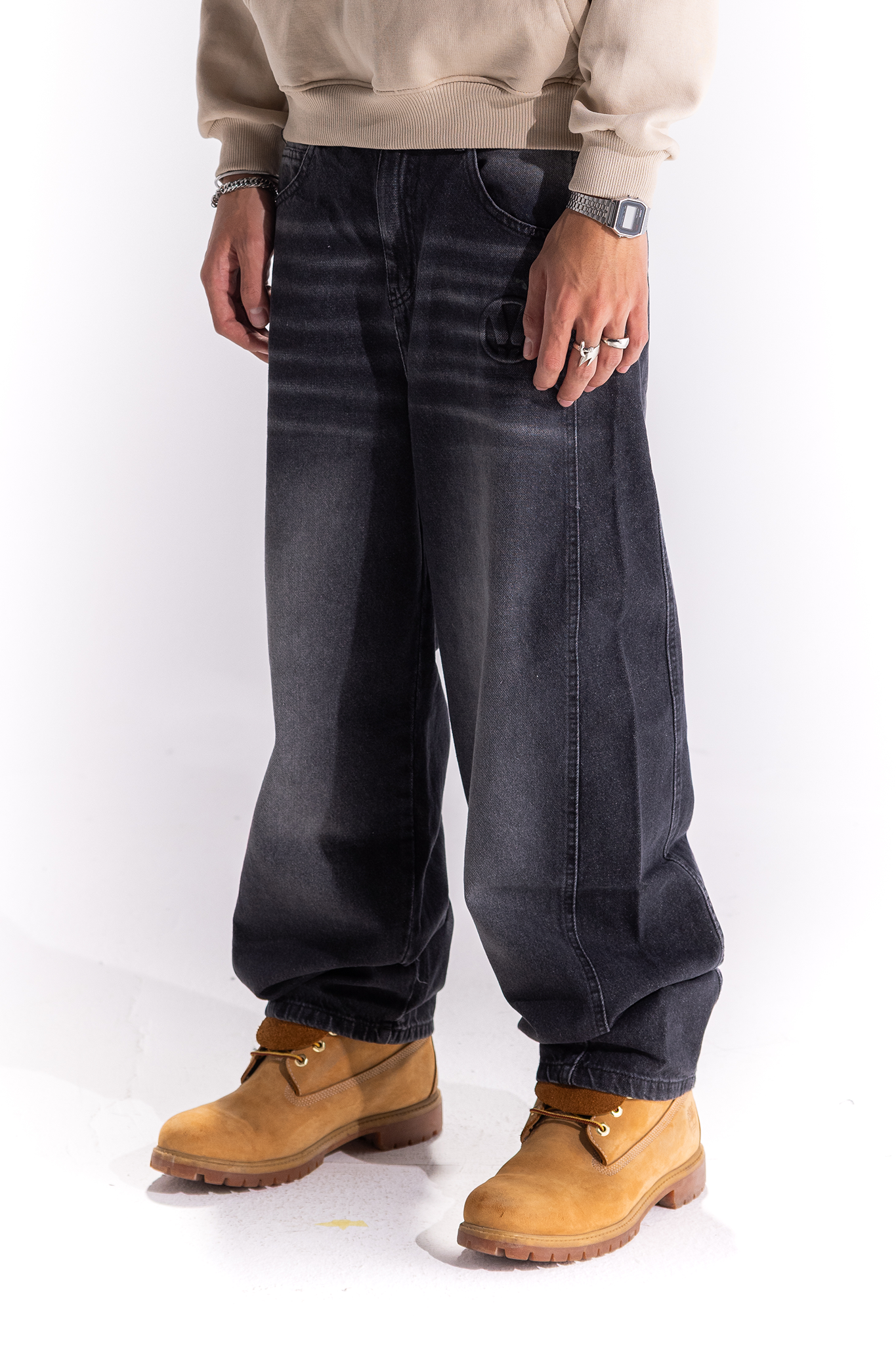 BLACK JEANS