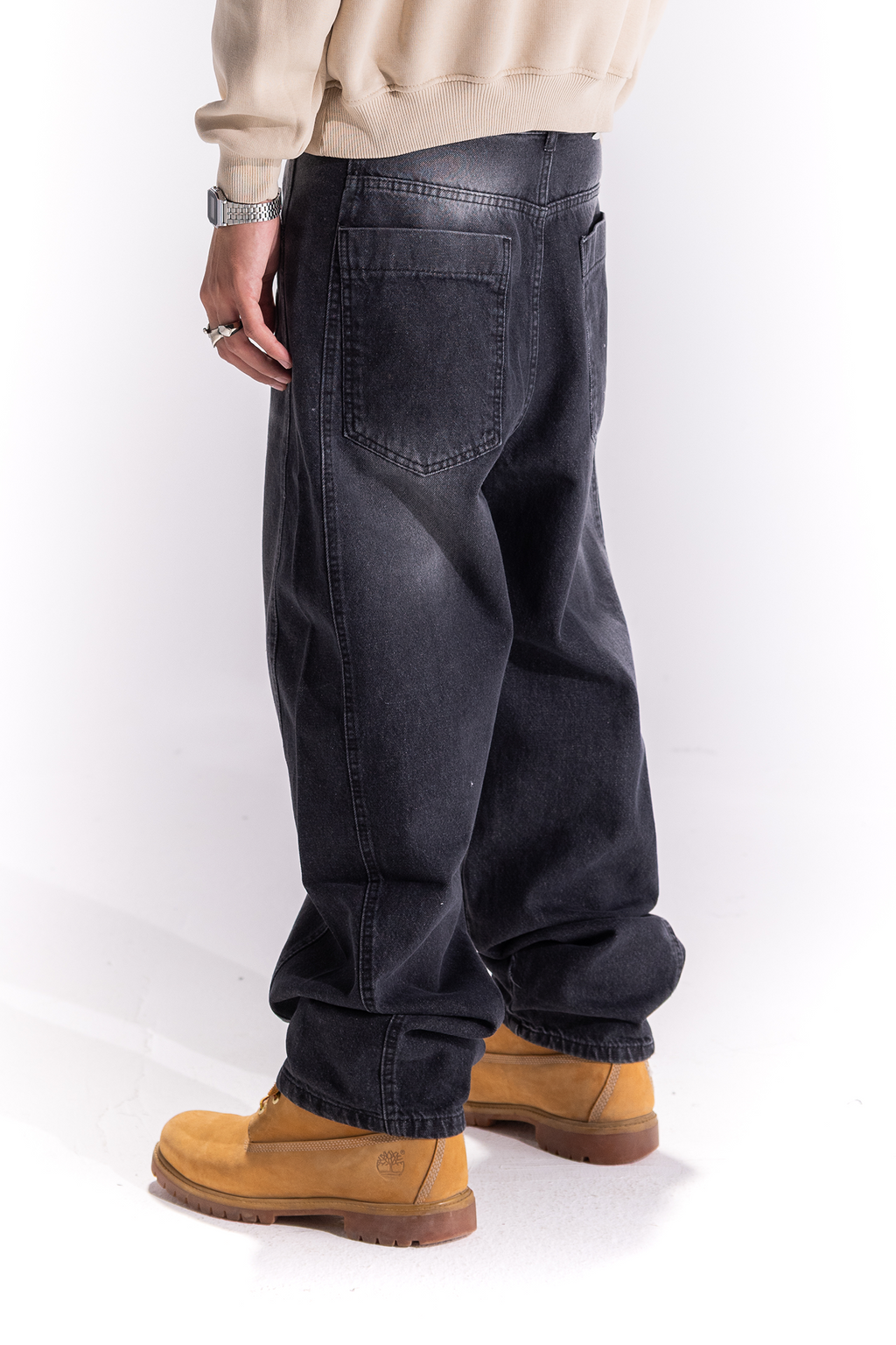 BLACK JEANS