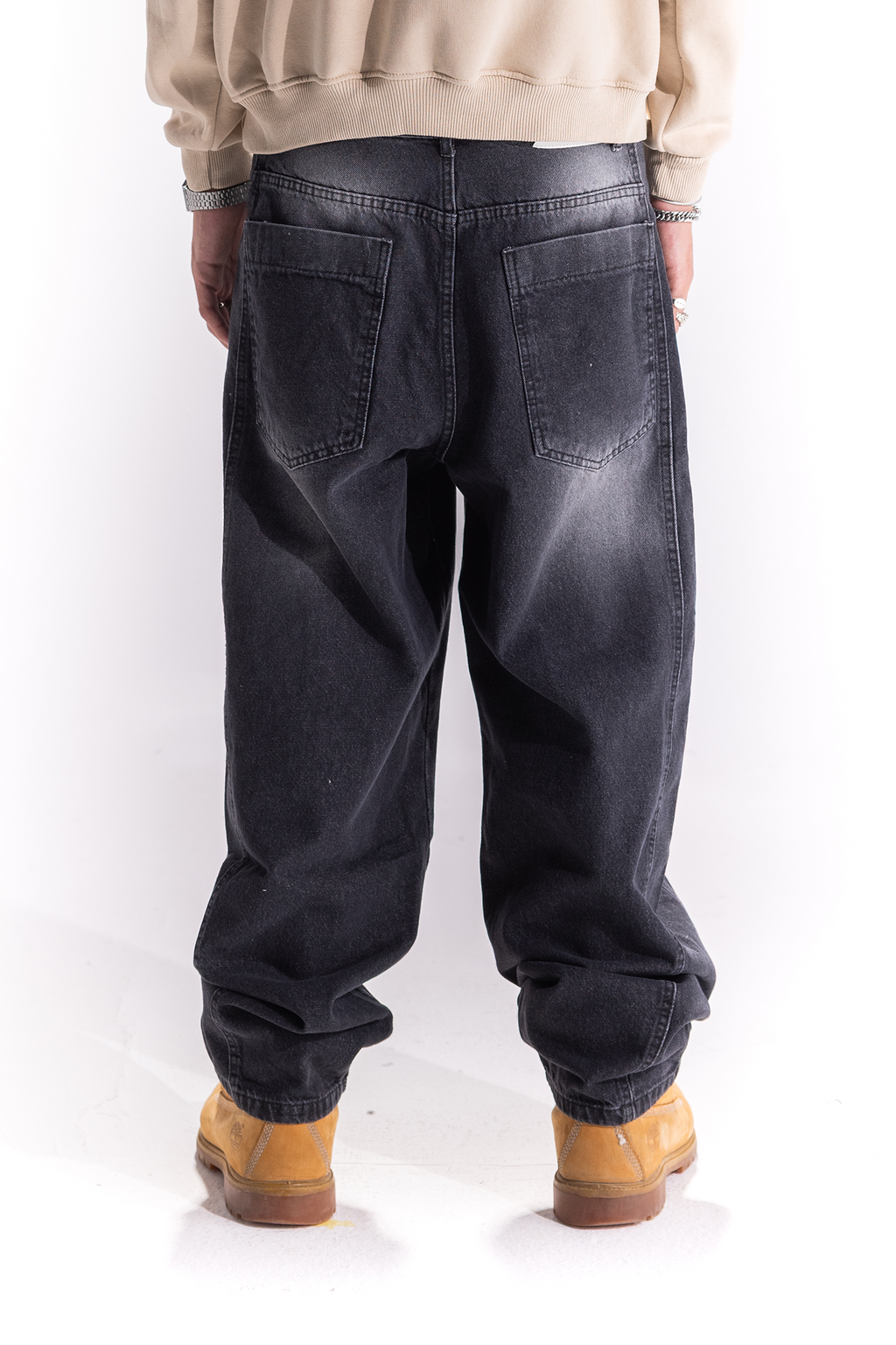 BLACK JEANS