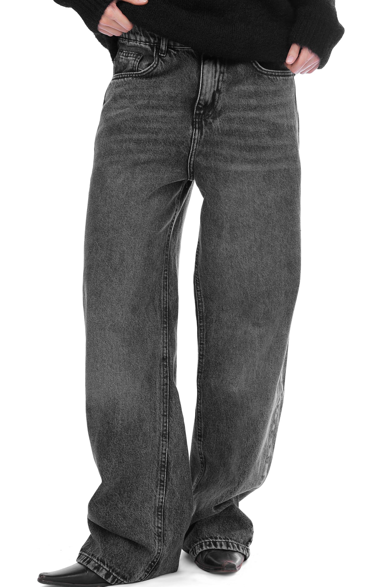 BLACK BACKPOCKET JEANS