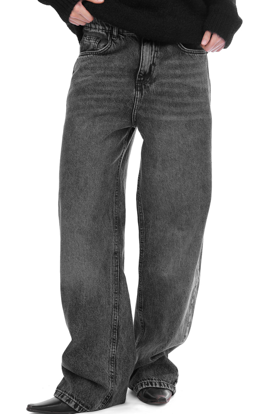 BLACK BACKPOCKET JEANS