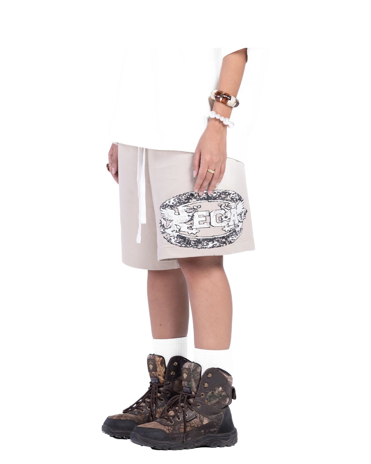 BEIGE LEGEND SHORTS
