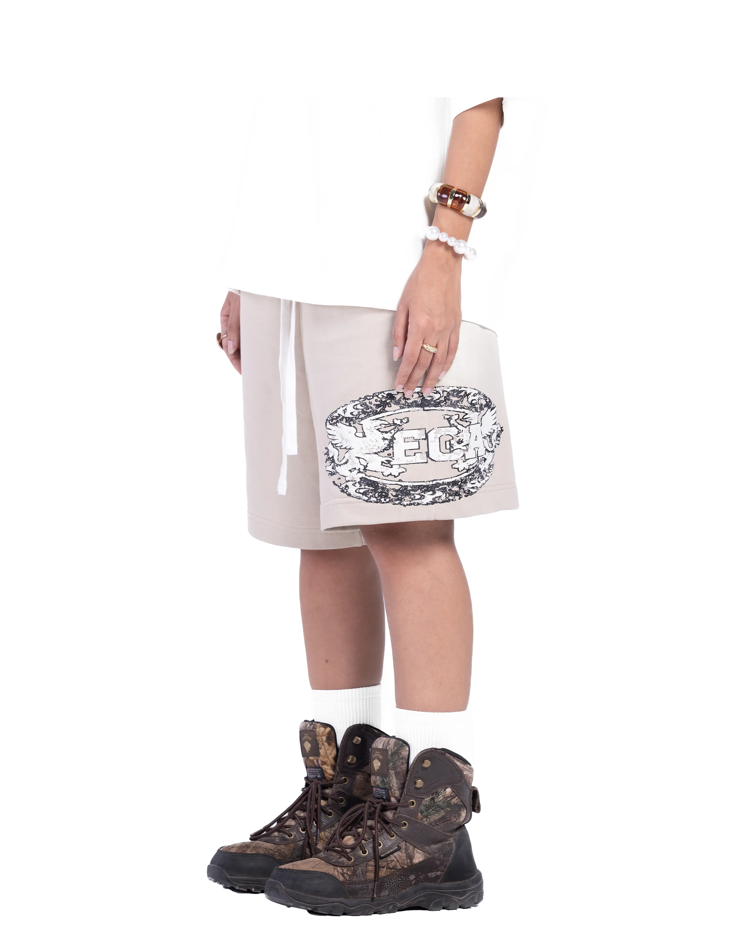 BEIGE CREST SHORTS