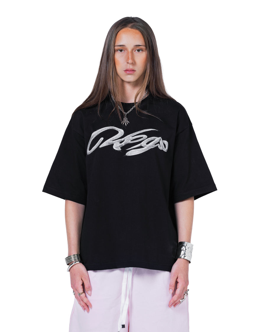 BLACK SIGNATURE TEE