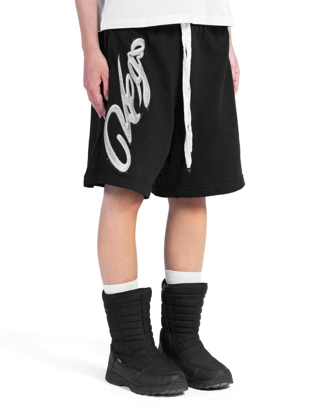 BLACK SIGNATURE SHORT