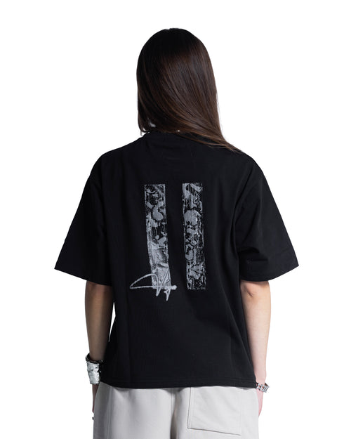 BLACK DISTRACT 11 TEE