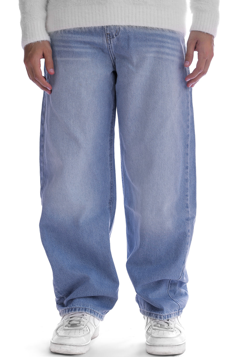 BLUE BACKPOCKET JEANS