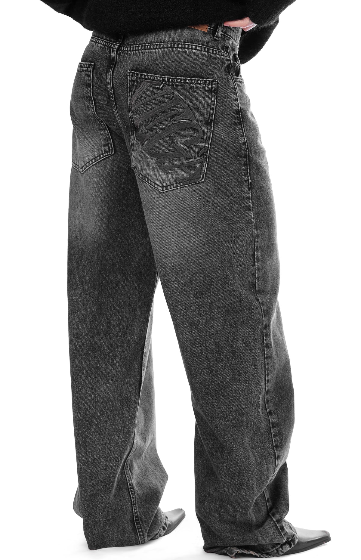 BLACK BACKPOCKET JEANS